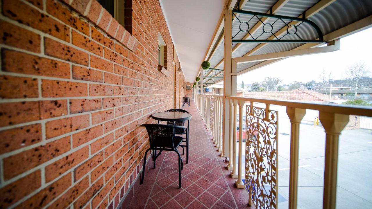 Hamilton'S Queanbeyan Motel Exterior photo