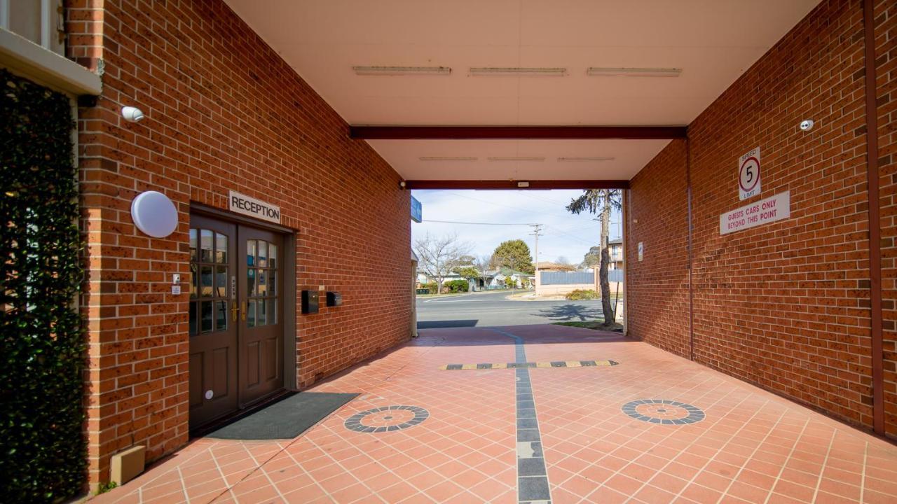 Hamilton'S Queanbeyan Motel Exterior photo