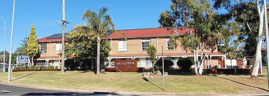 Hamilton'S Queanbeyan Motel Exterior photo